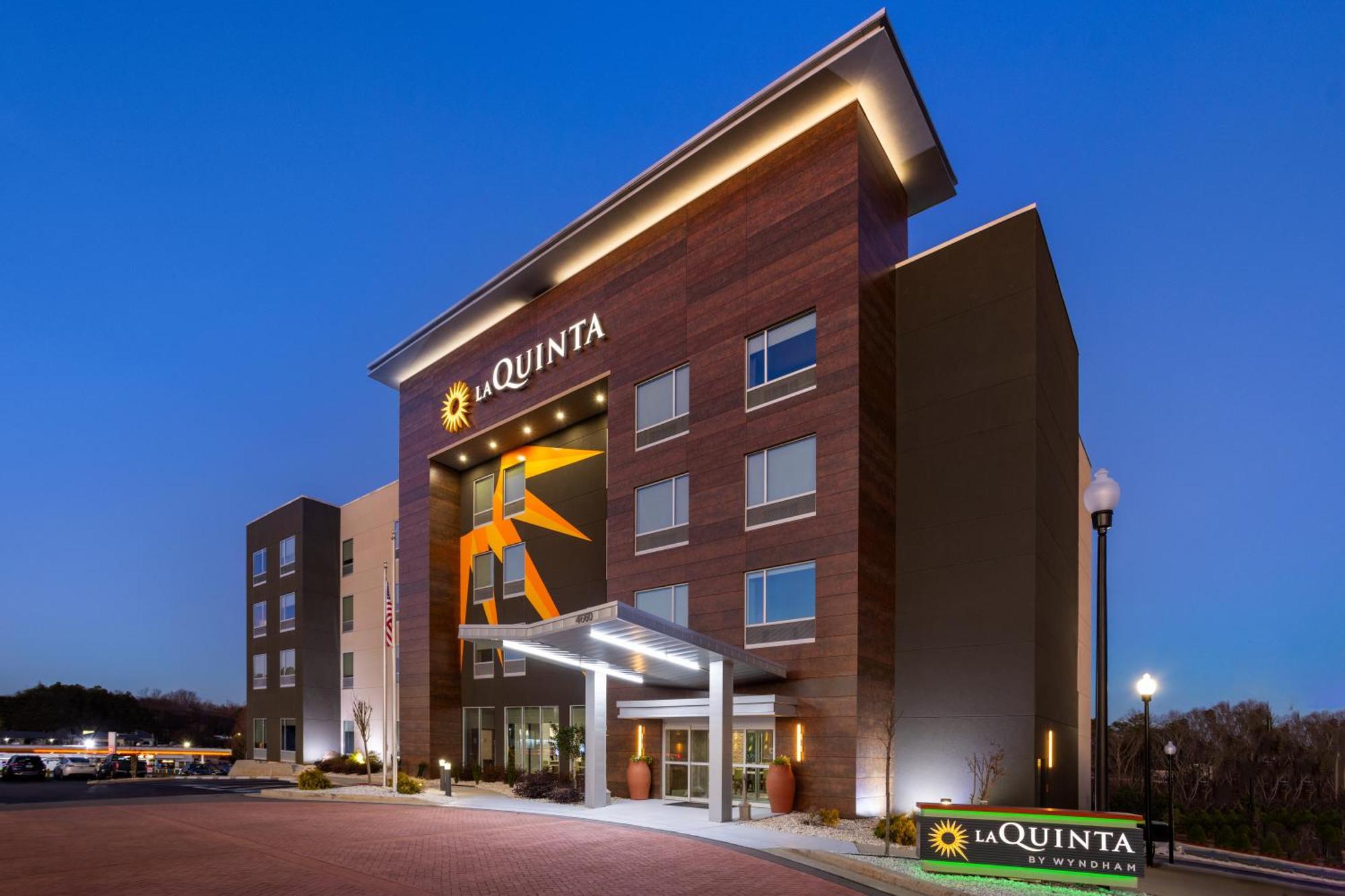 La Quinta Inn & Suites By Wyndham Locust Grove Exterior foto