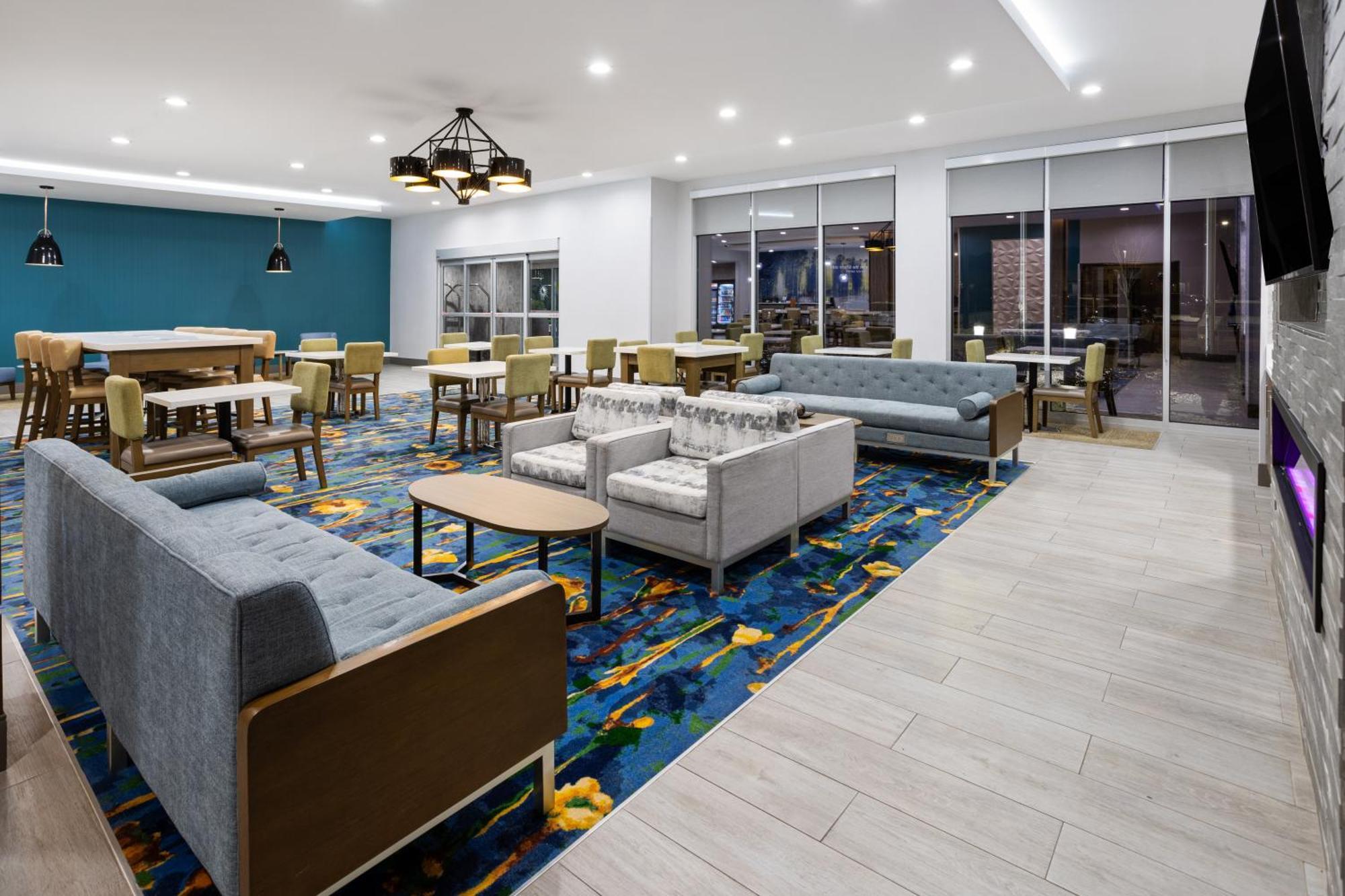 La Quinta Inn & Suites By Wyndham Locust Grove Exterior foto